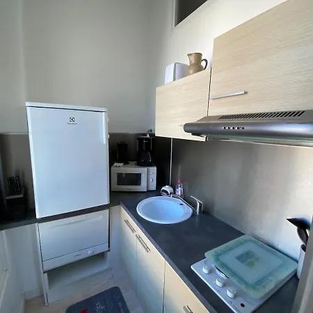 Lumineux & Commerces A Pied Cabourg